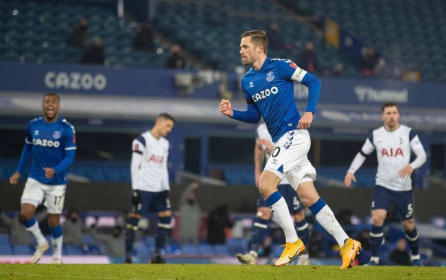 场并不显得 场并不显得