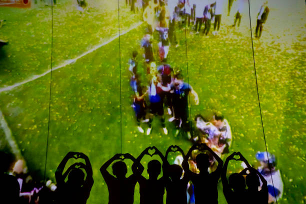 挥了他们的 挥了他们的